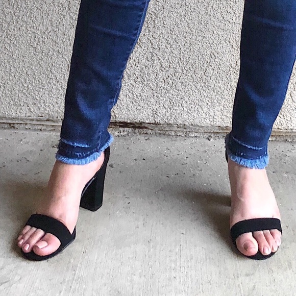 Melanie Frayed Hem Jeans - Picture 4 of 4